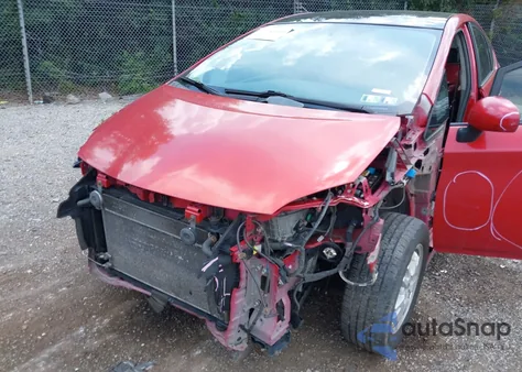 2010 Toyota Prius Iv z USA, uszkodzony, nr VIN JTDKN3DU5A5059106